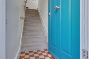 Private Entrance- click for photo gallery